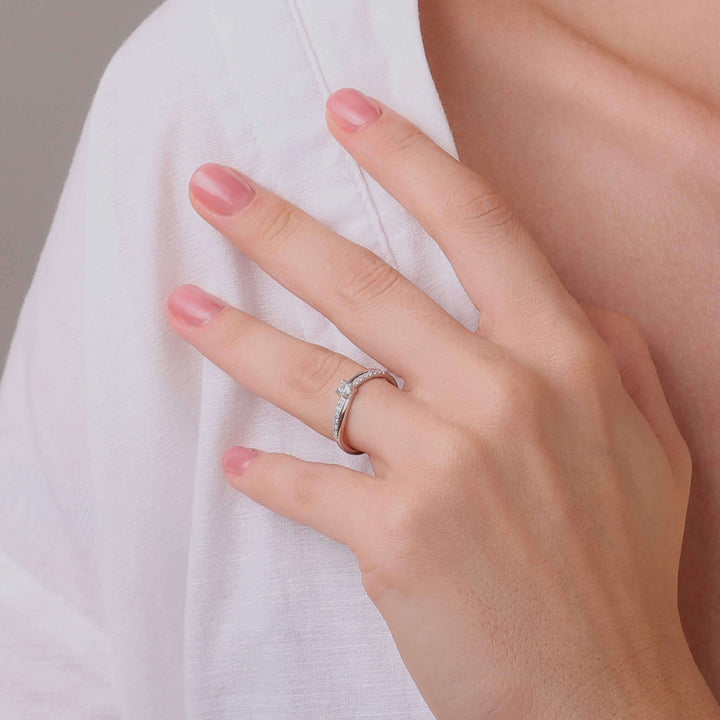 Cincin Naik Turun
