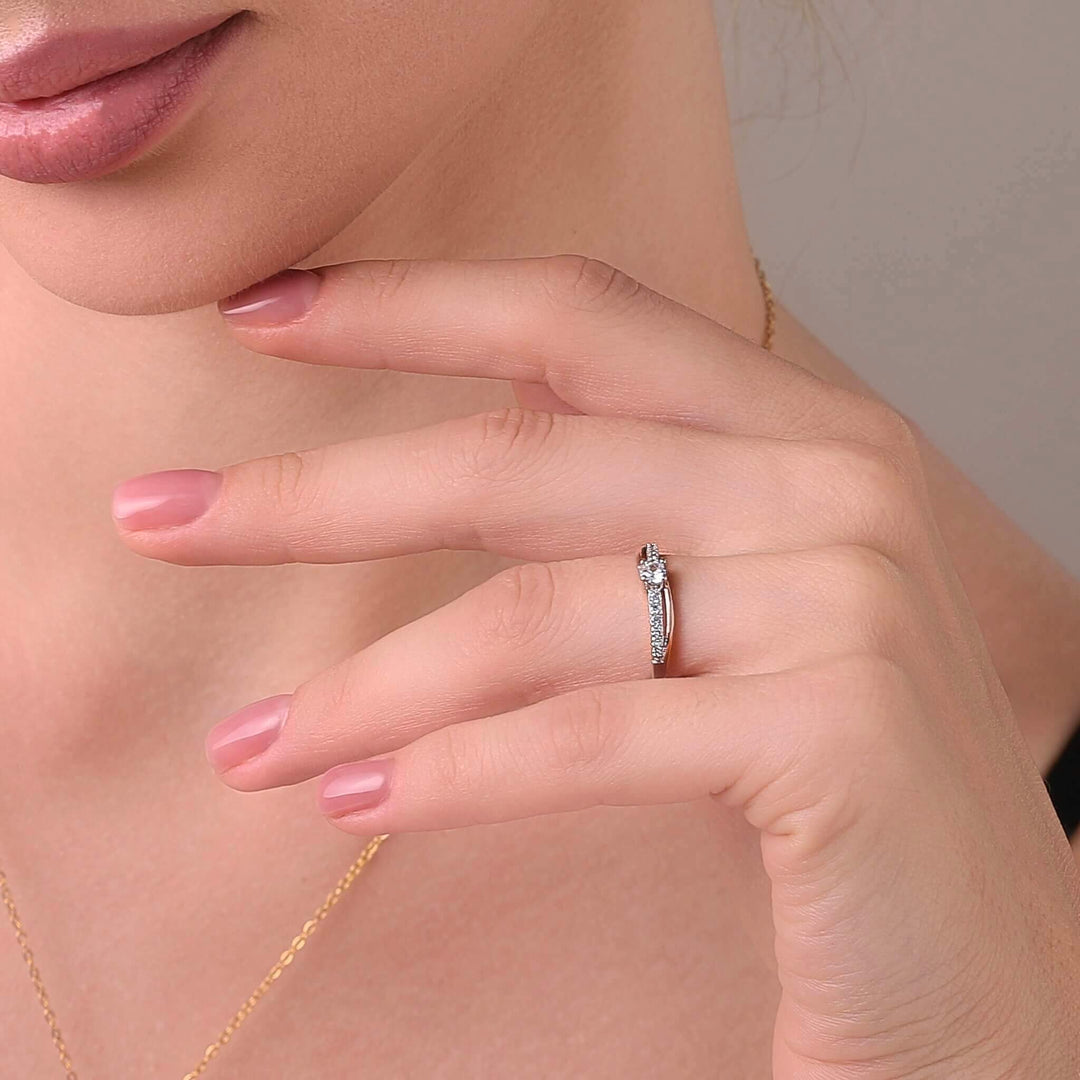 Cincin Naik Turun