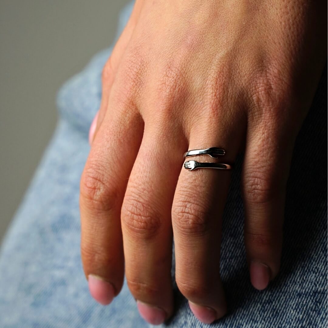 Cincin Pelukan Rose Gold